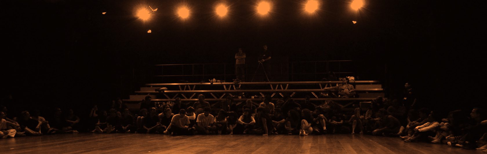 Teatro da USP estimula a experimentação teatral em ação de extensão universitária