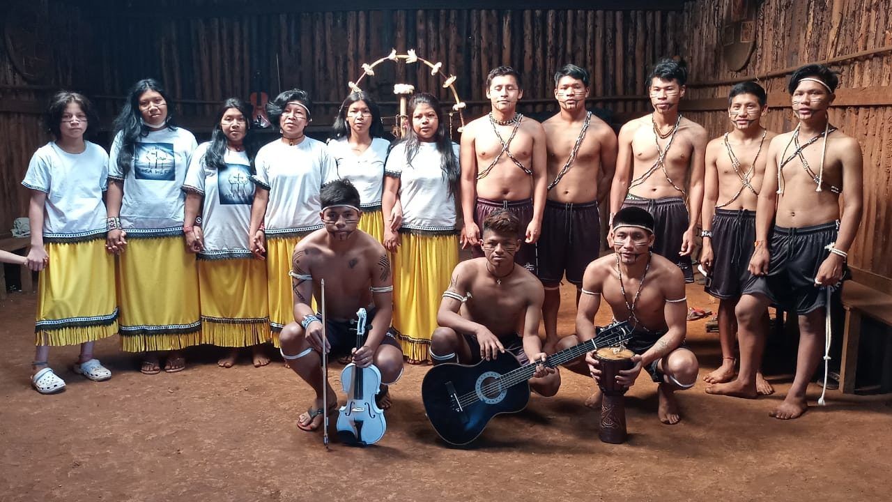 Indígenas actúan con la Orquesta Sinfónica de la USP en concierto que rinde homenaje a los pueblos originarios