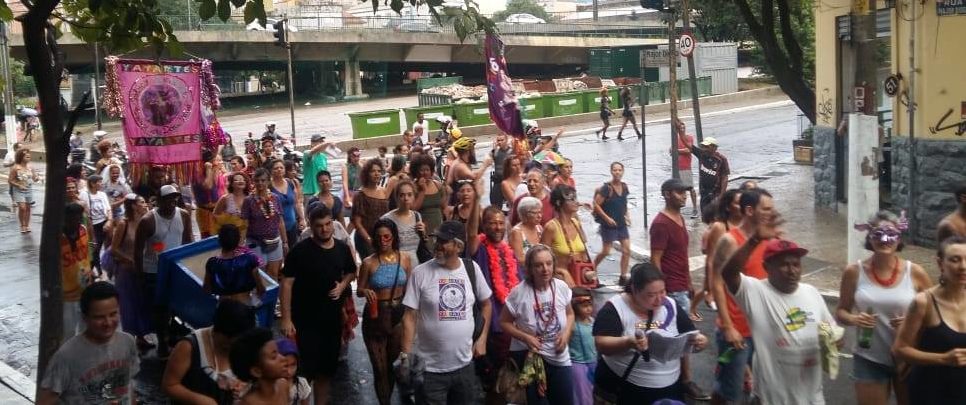 Casa de Dona Yayá welcomes revelers at the traditional Carnival parade