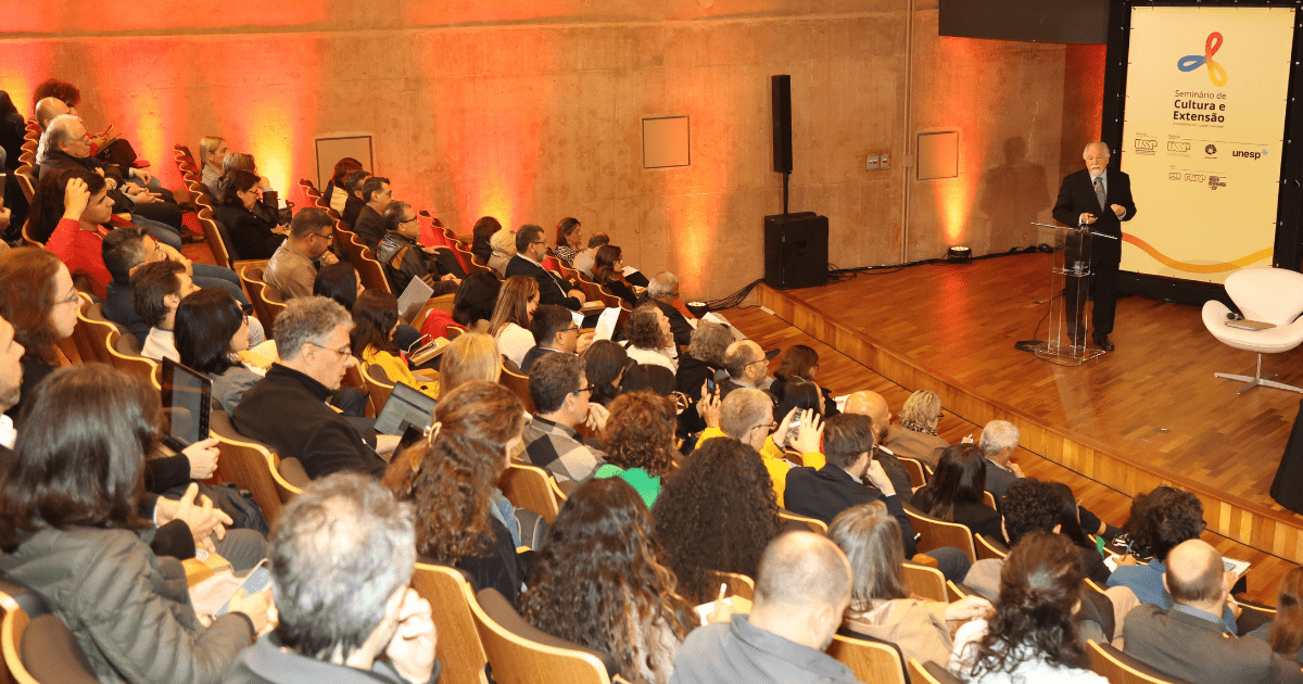Seminários debatem os desafios e impactos da extensão universitária e sua curricularização